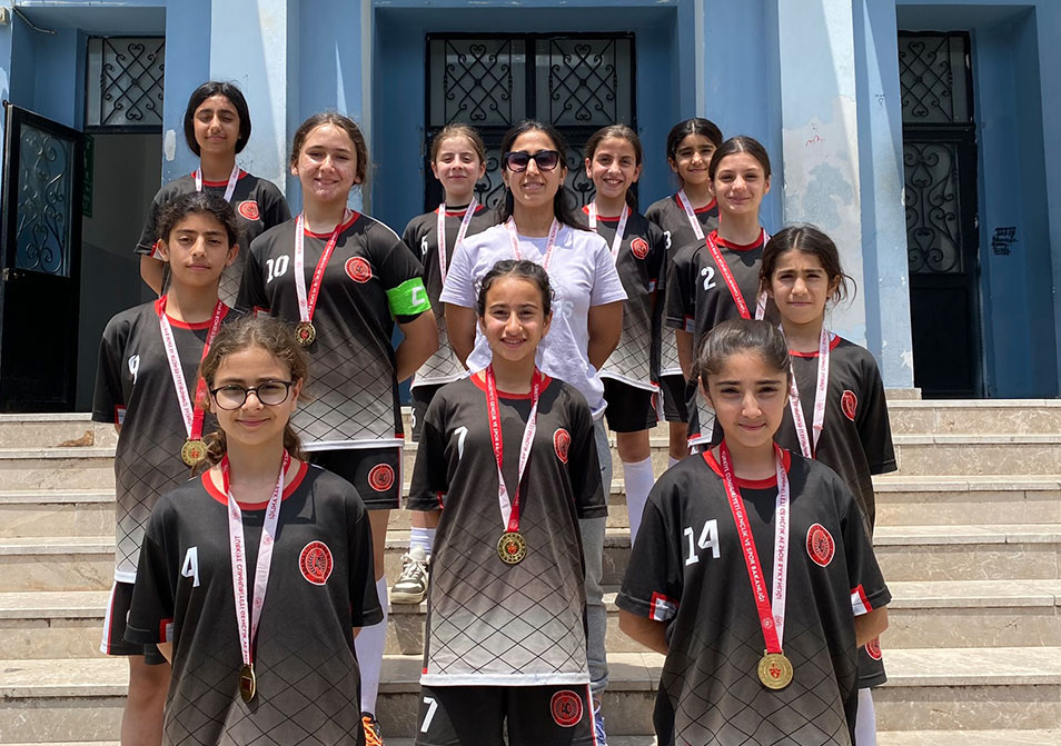 Emine Baykal — Women Gool