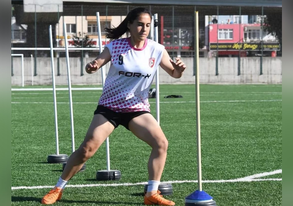Zeliha Giden — Women Gool