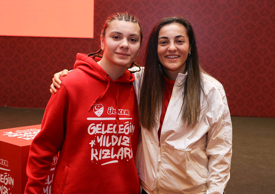 Gözde Hayır — Women Gool