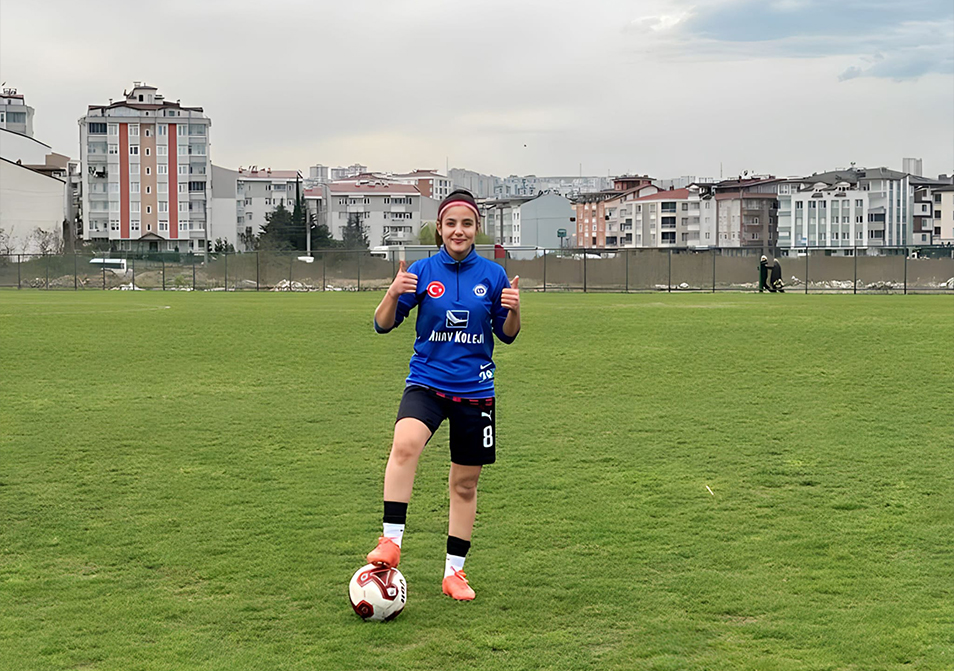 Orta saha oynamanın büyük sorumluluk olduğunu düşünüyorum
